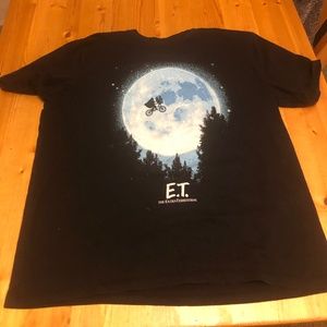 E.T. The extra-terrestrial women’s T-shirt